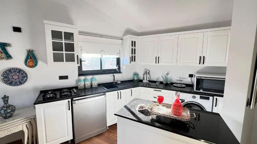 Fitted kitchen